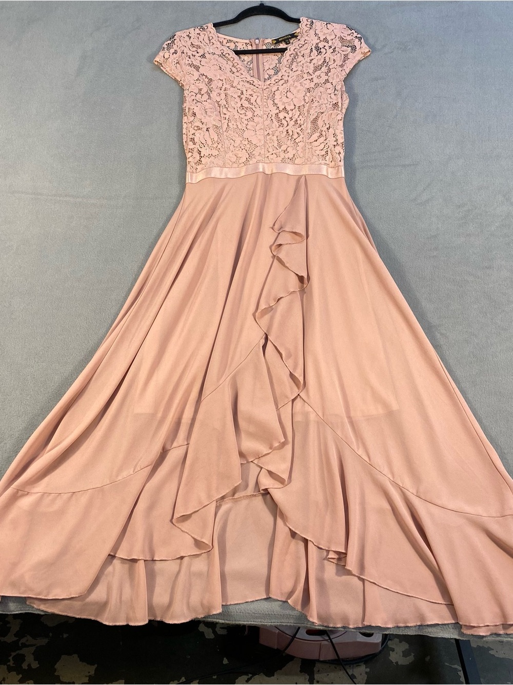 MIUSOL women’s Elegant Blush Pink Lace & Ruffle A-Line Maxi Dress, lined, size M